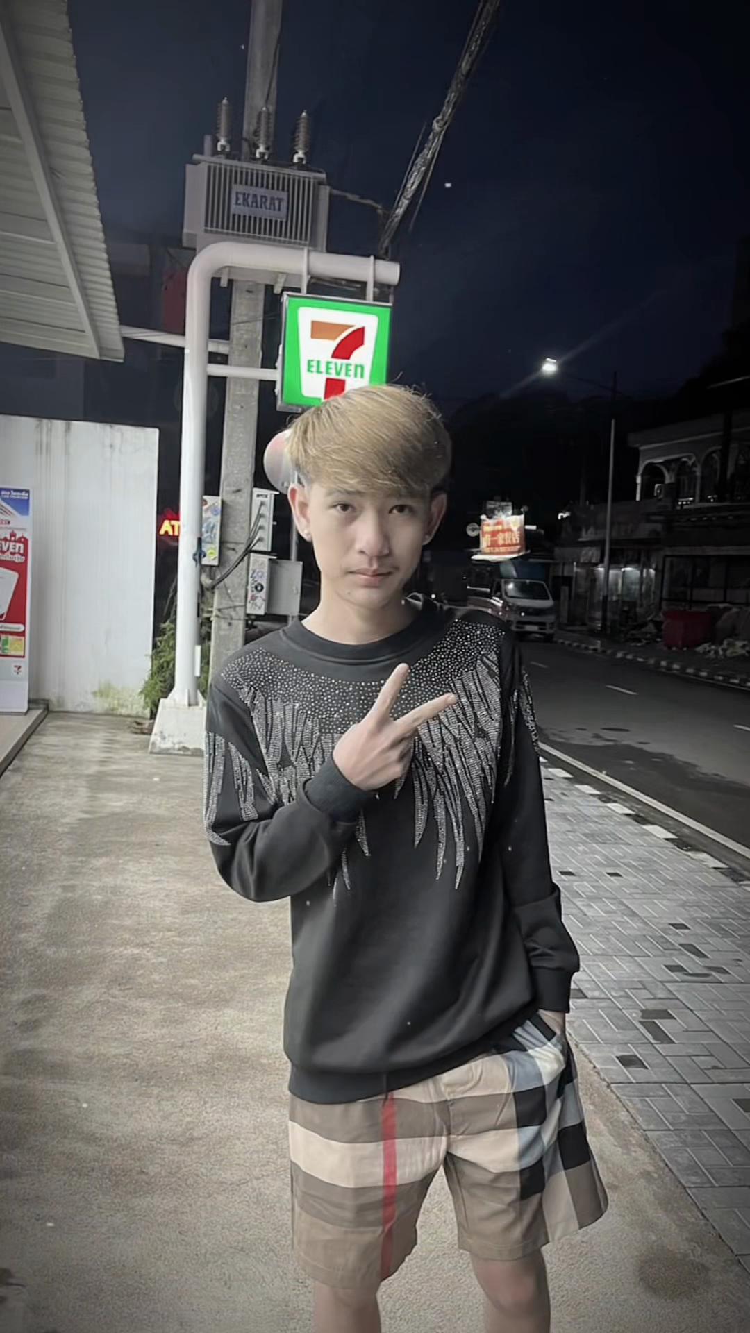 @Ai. ๐๐ปโ๏ธโก๏ธ