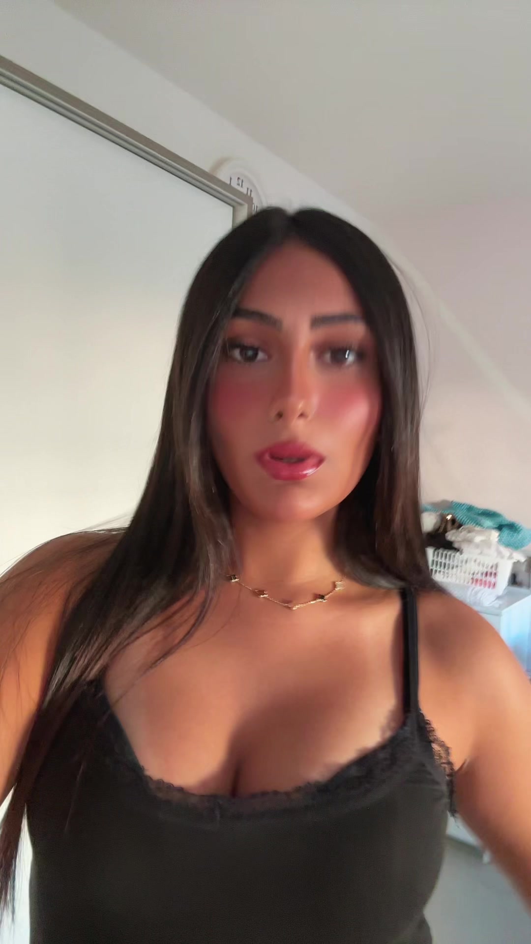 @Leahshamai
