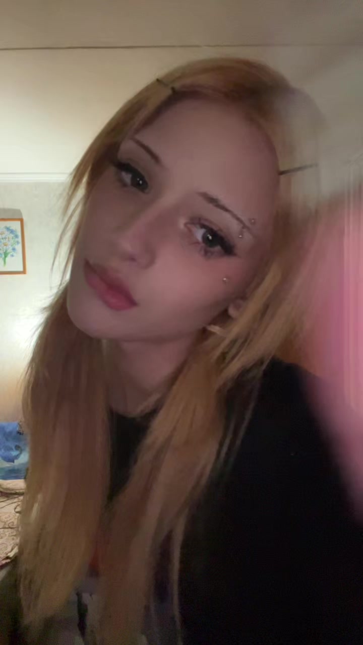 @christinaleks