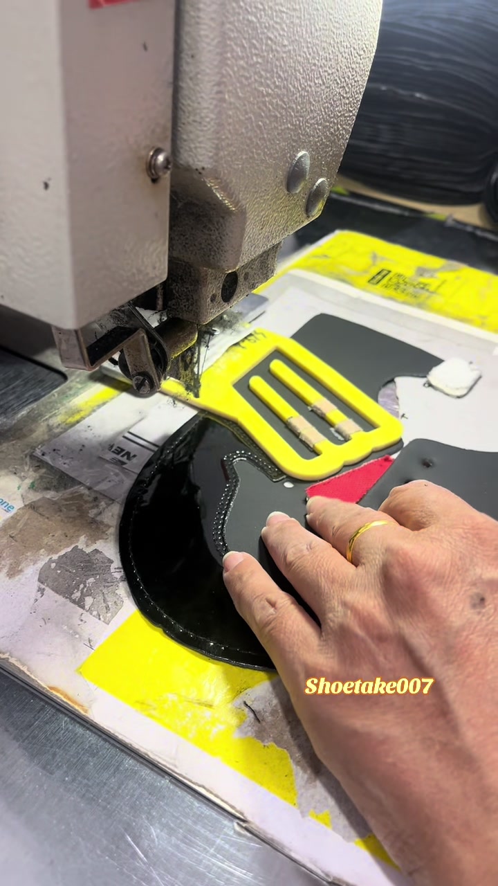 @SHOETAKE