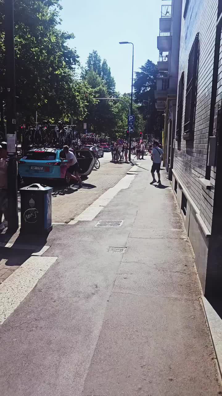 @GIF.