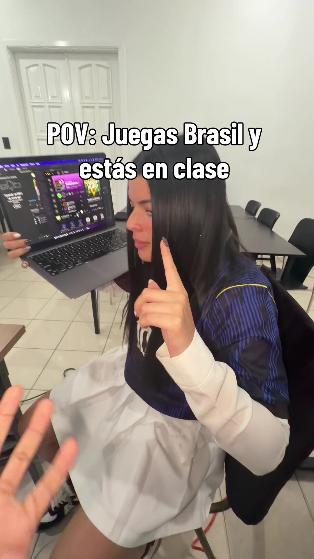 @Mónica Karina☕️