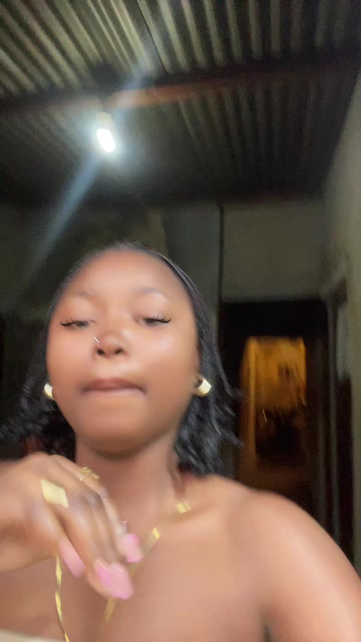 @V&acirc;nia