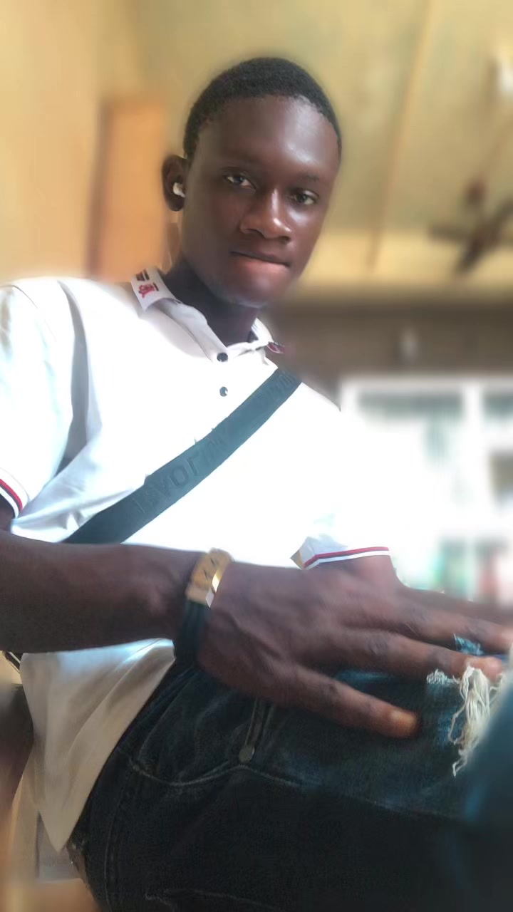 @🇬🇭Plügg BöwY🇱🇷