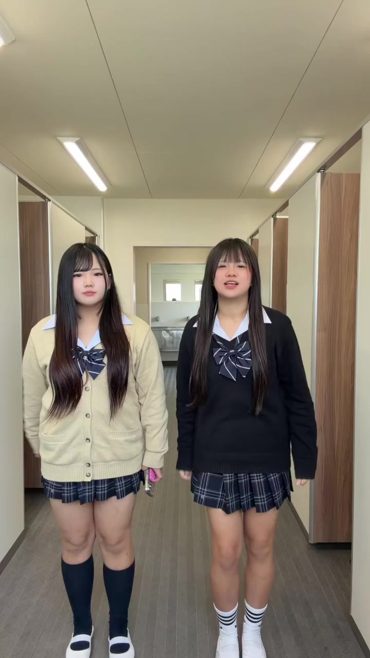 @ひな