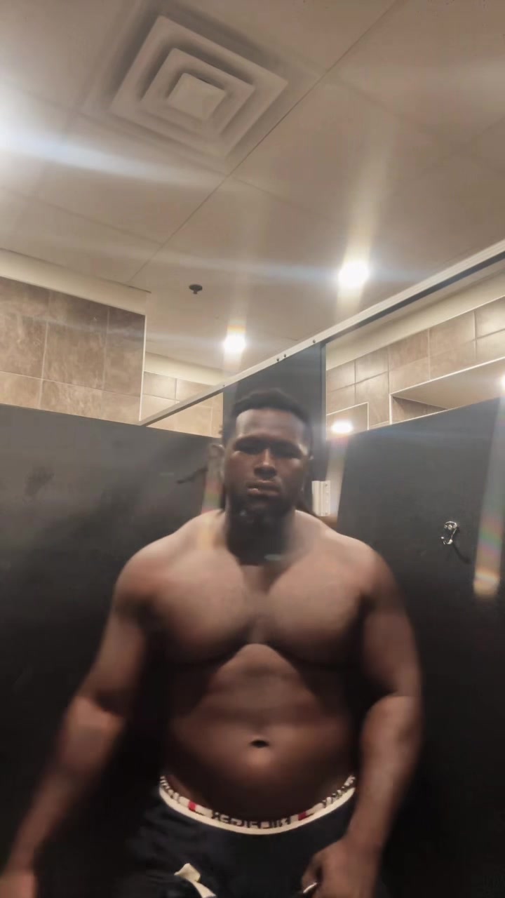 @CyiereThaGorillaTrucka🦍
