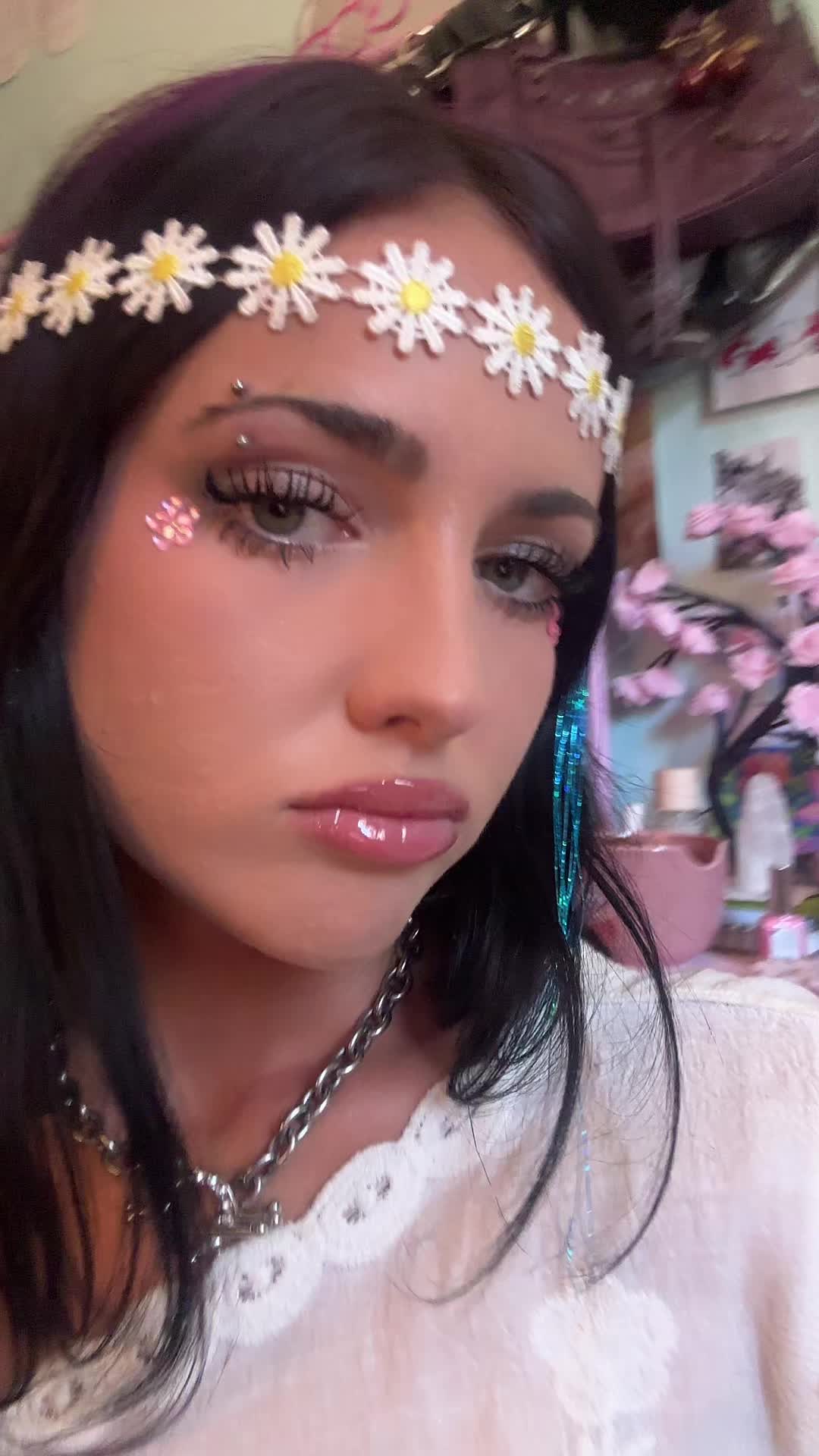 @luxalishious🦄🍭☮️🍩