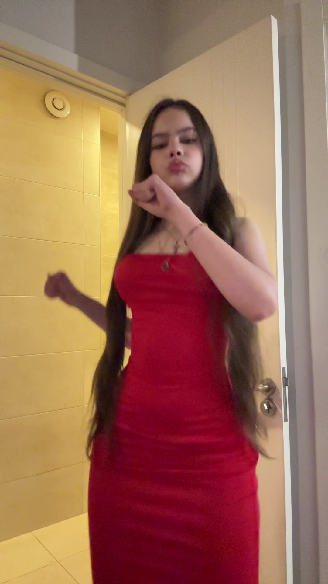 @𝙴𝚕𝚒𝚎 !