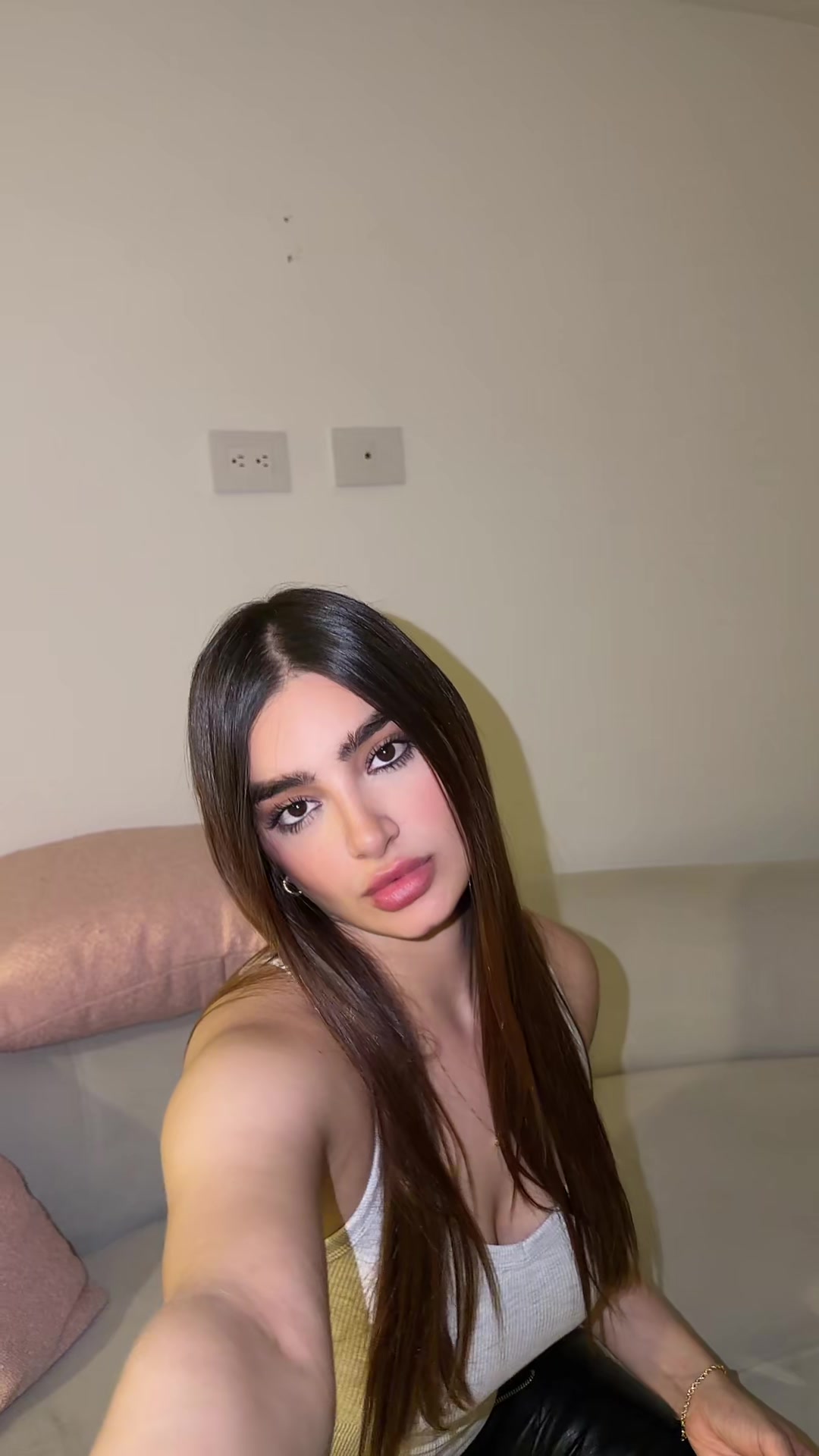 @Laura sahar