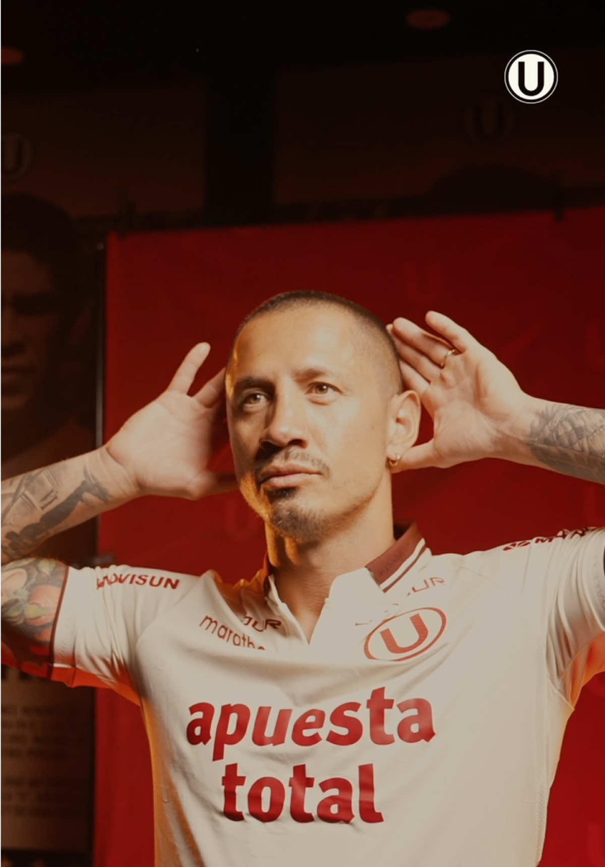 @Universitario