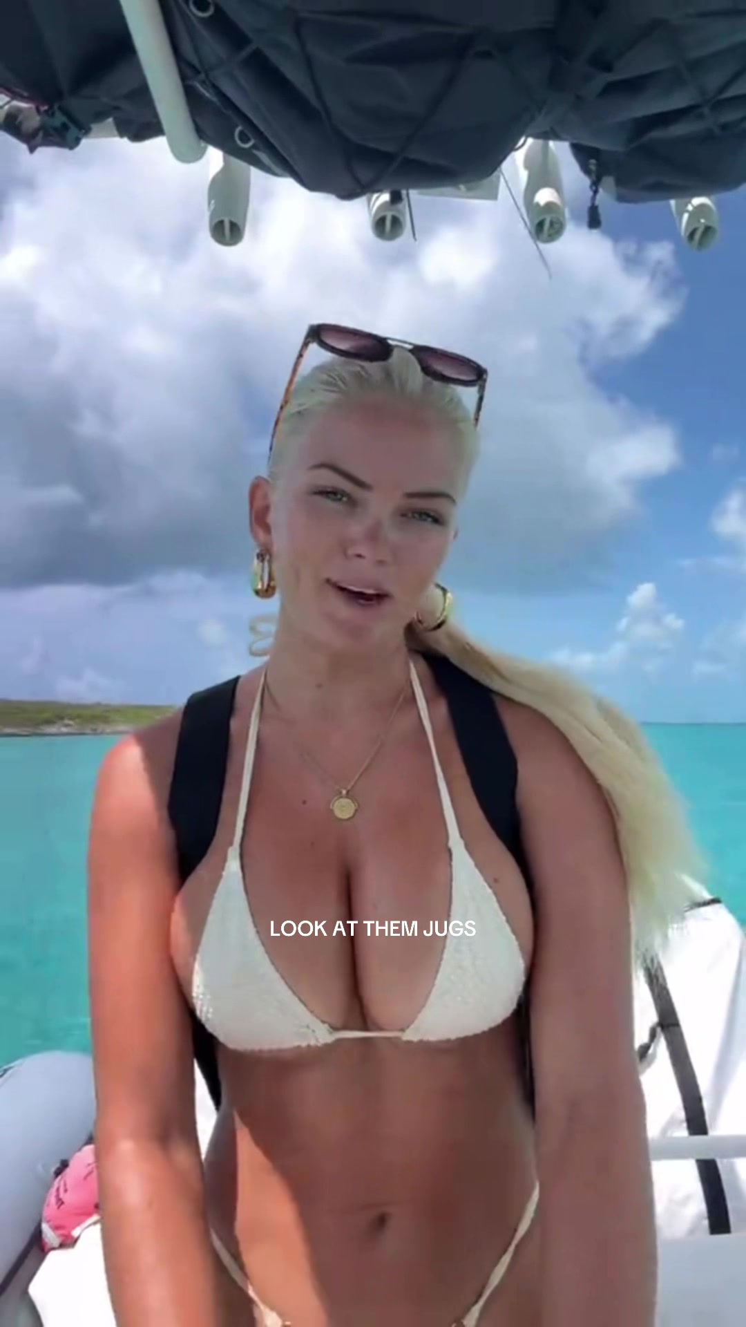 @FartingOnWoman1