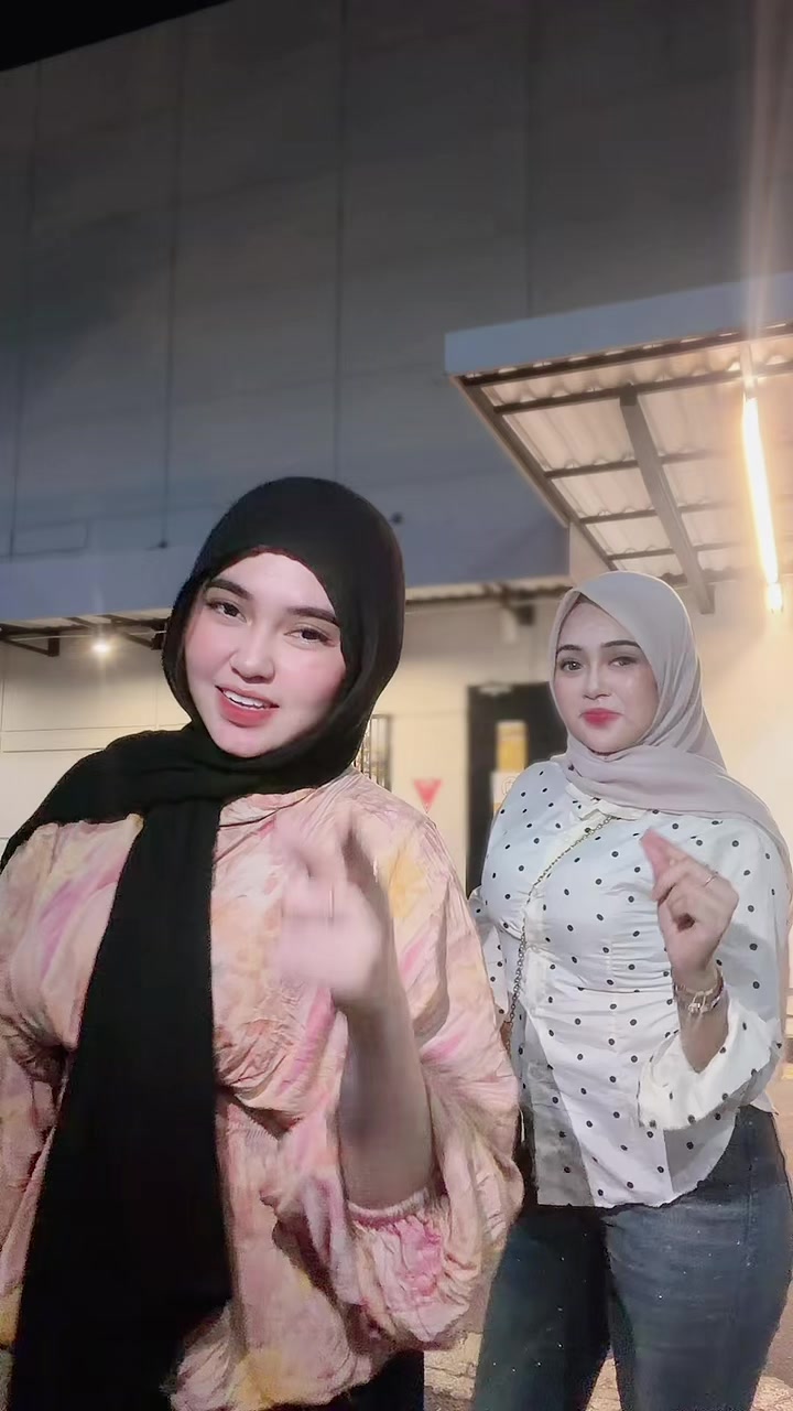 @Cewek Maduraa