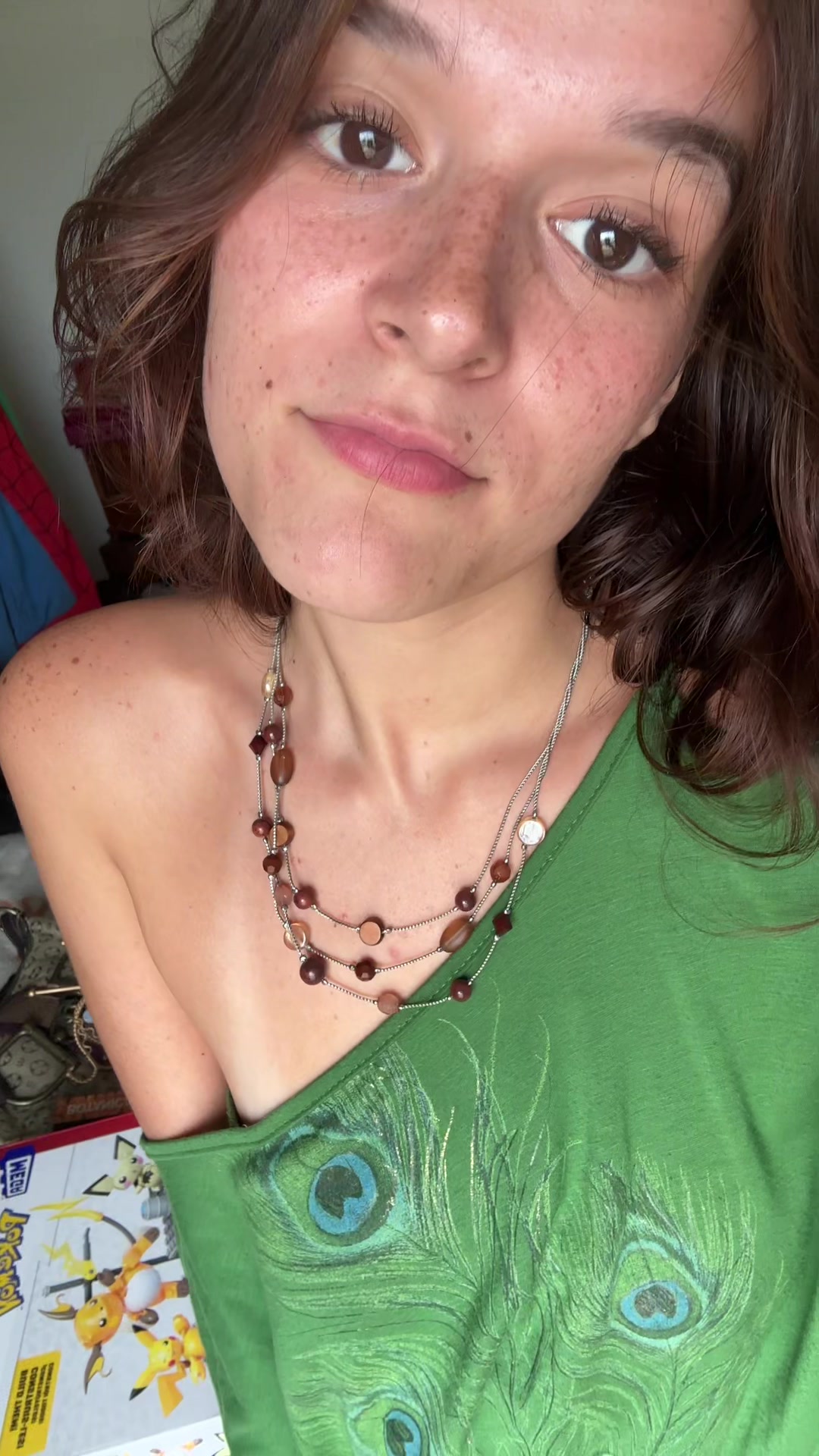 @aliviathompson