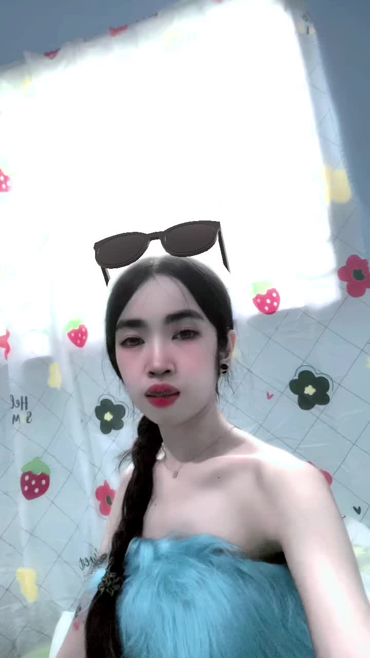 @คะนิ้งที่แปลว่าน้ำค้าง🏳️&zwj;🌈🖤