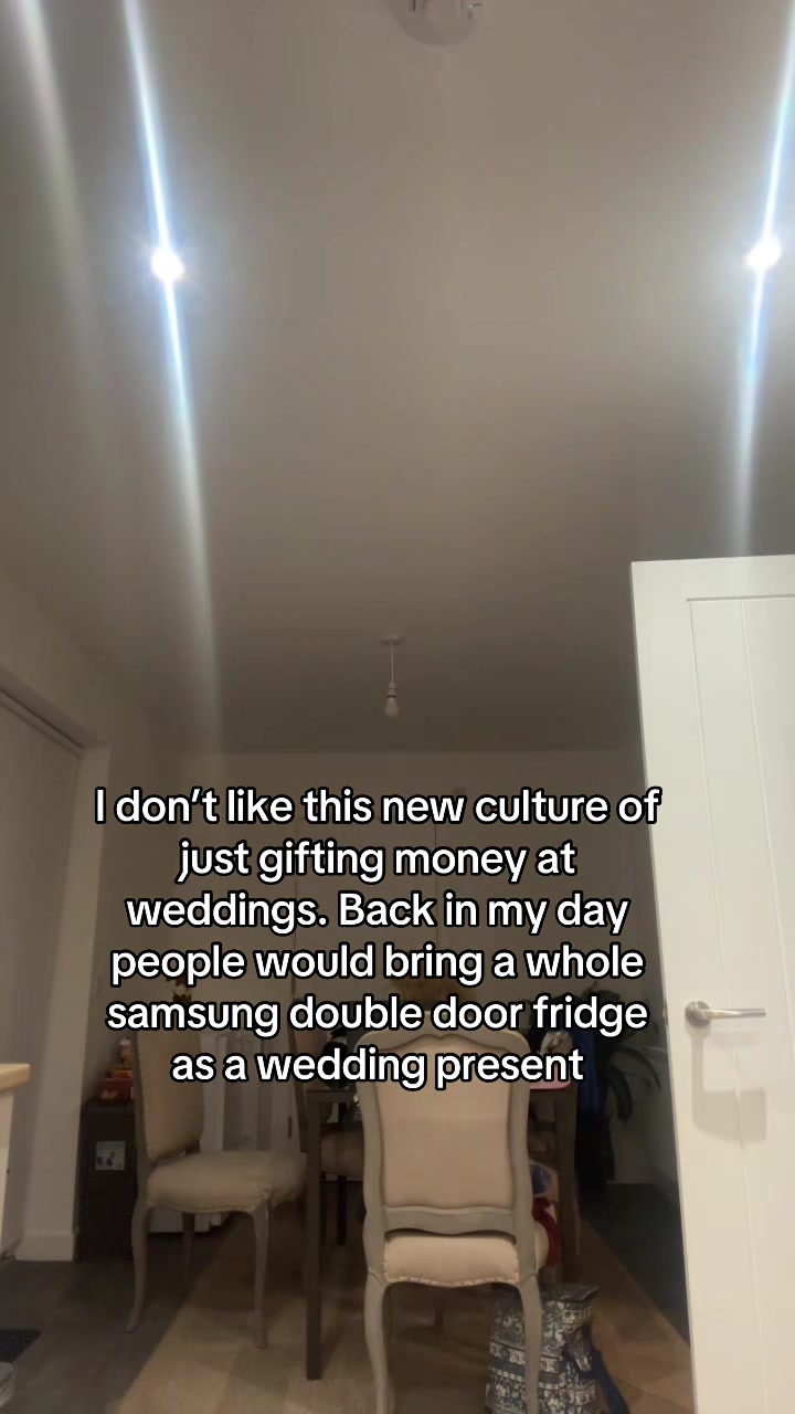 @presley._