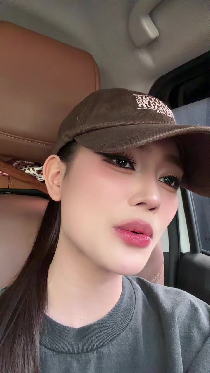 @เนย นฤมล