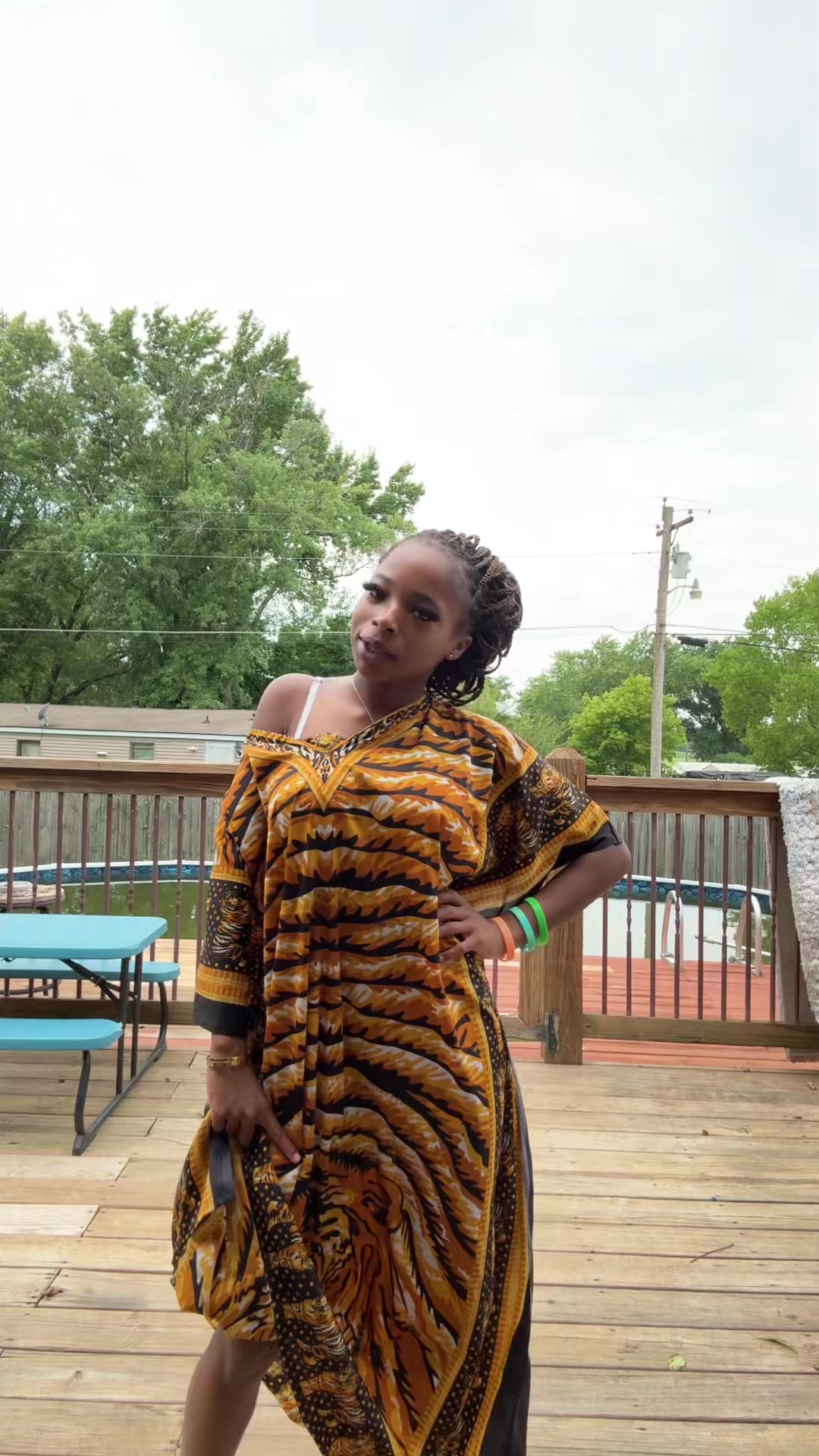 @whoisshe