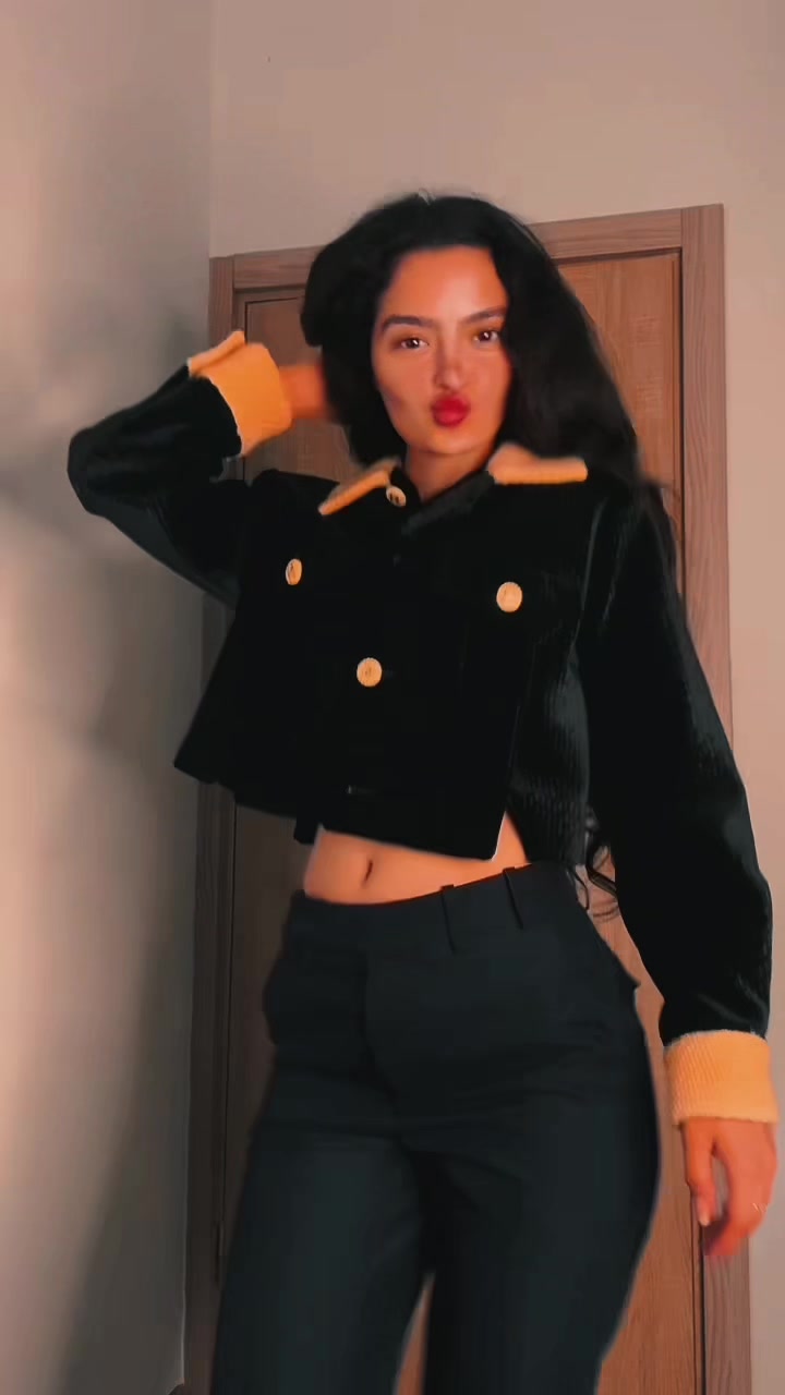 @Angelica_25