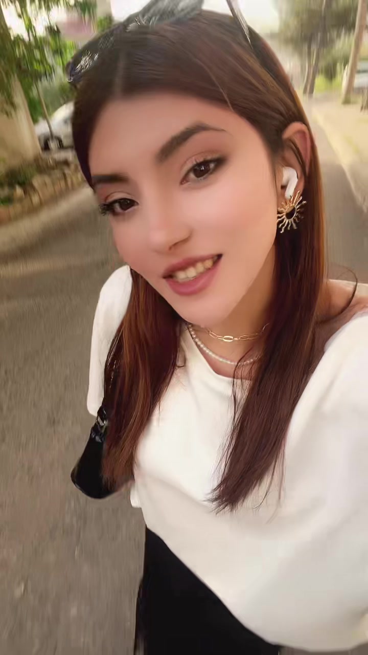 @Menekşe
