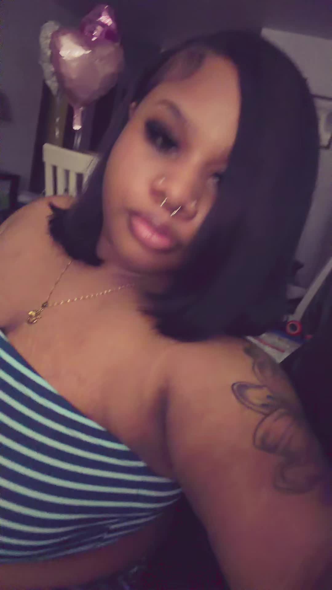 @♛.