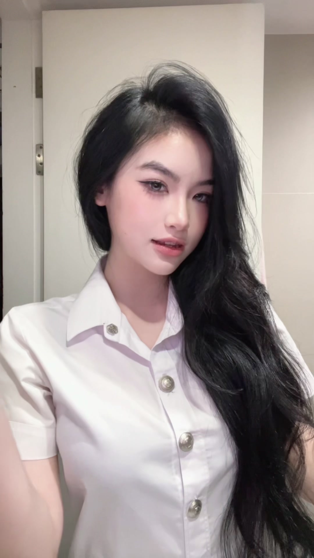 @rosewithqueen