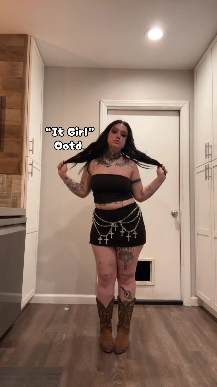 @Deadmothgirl
