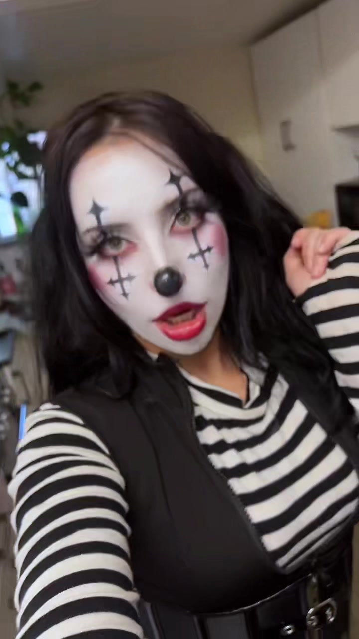 @clowndabs