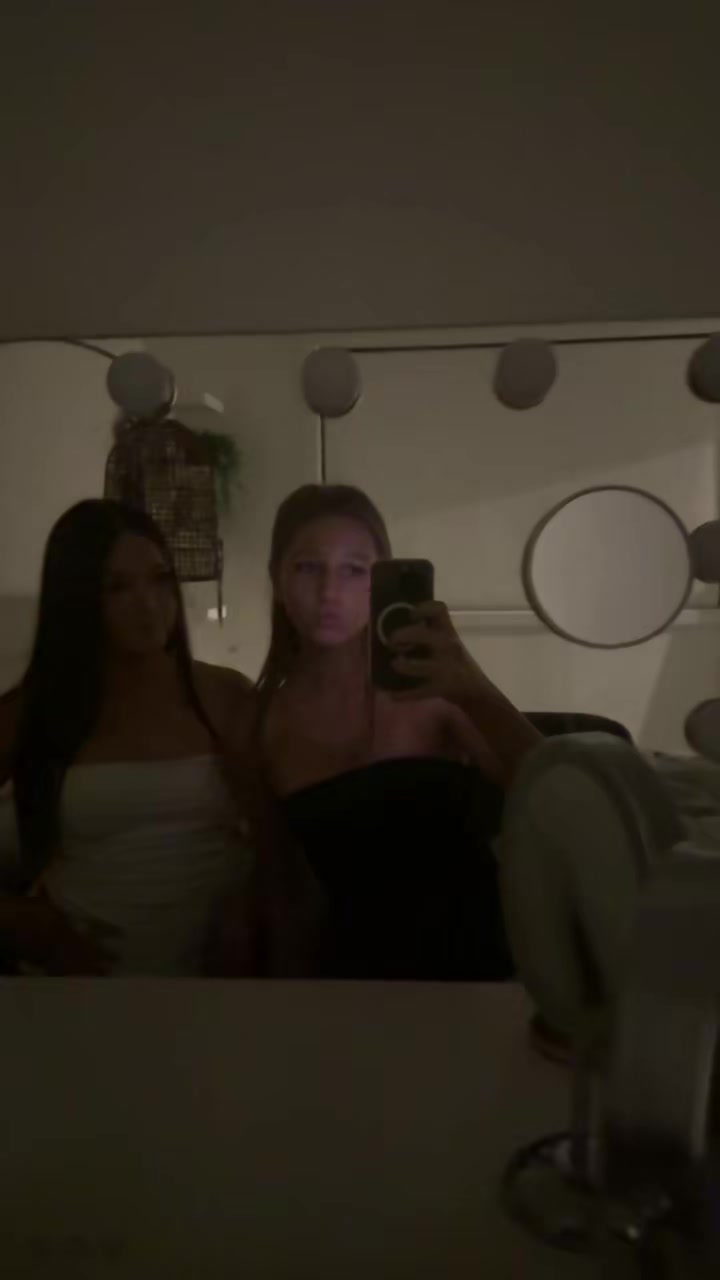 @siennagillis