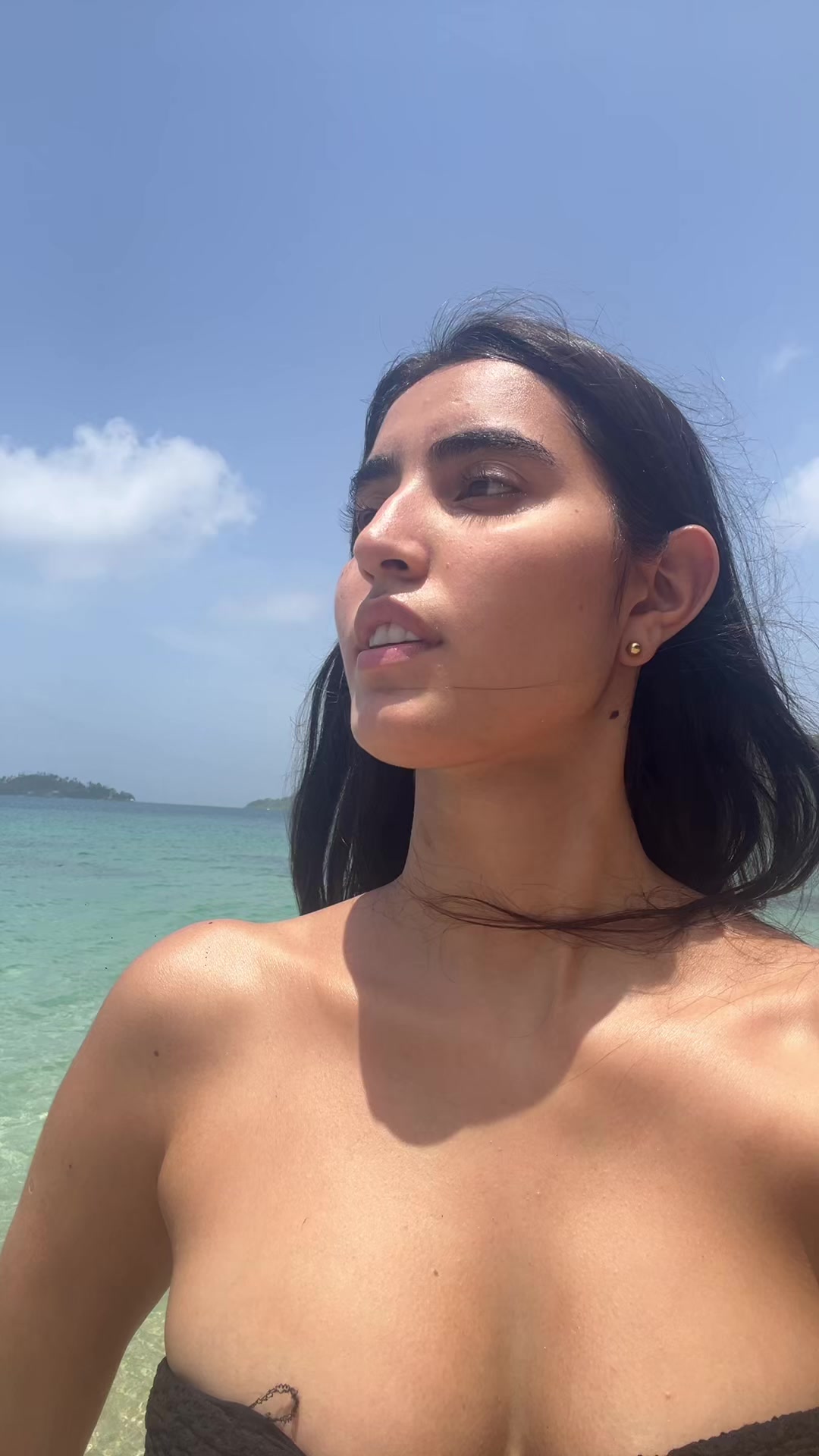 @PAULA ANDREA 🌴