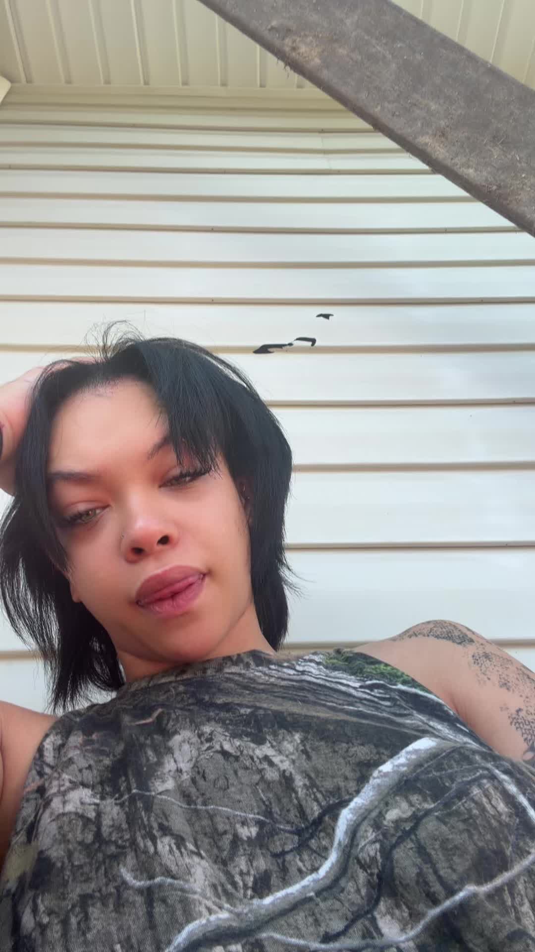 @Navadaqueen