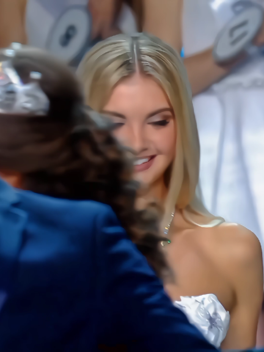 @𝙈𝙄𝙎𝙎 𝙋𝙀𝙍𝙐 𝙌𝙐𝙀𝙀𝙉𝙎
