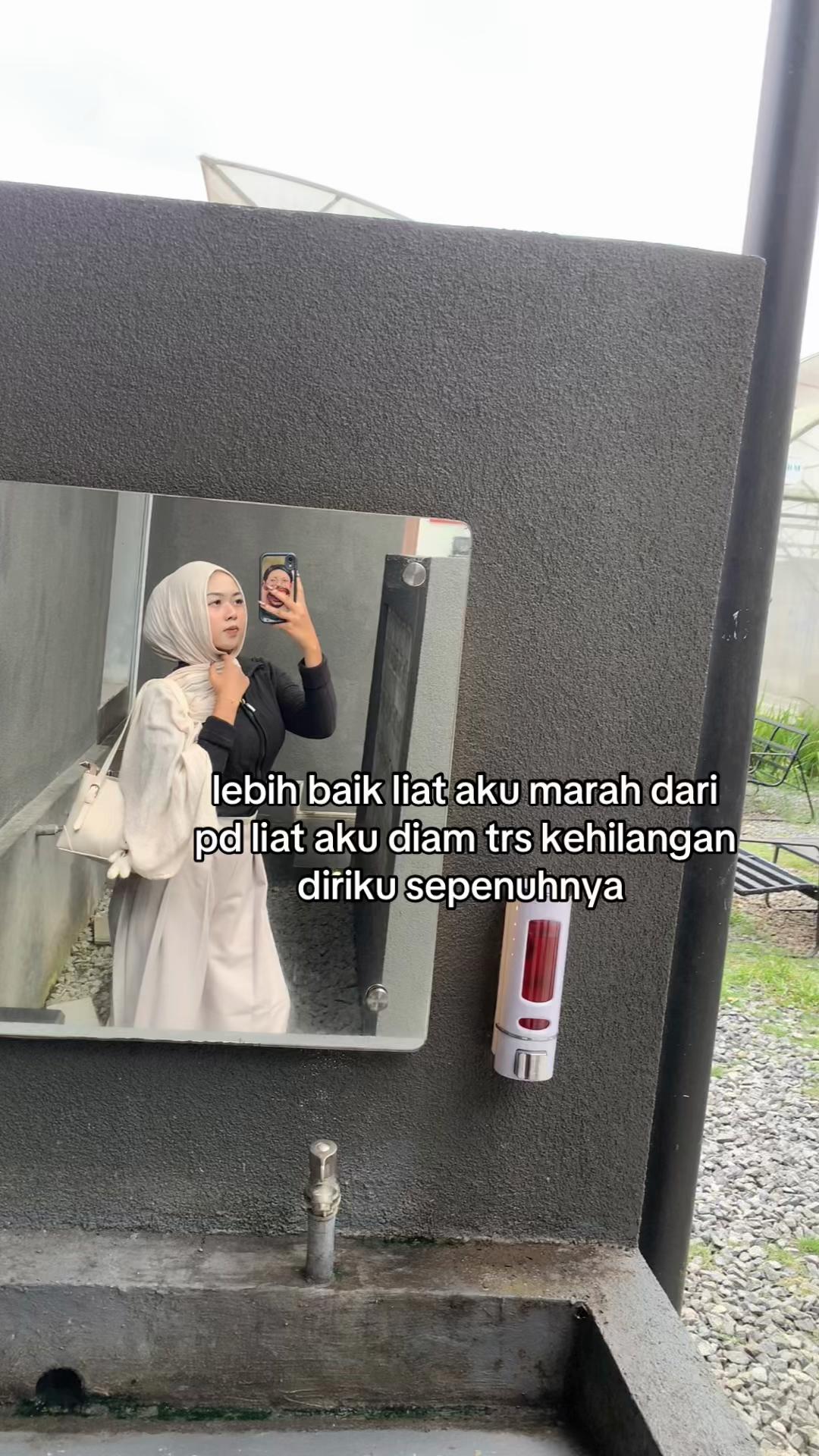 @nadiraainunnisaa