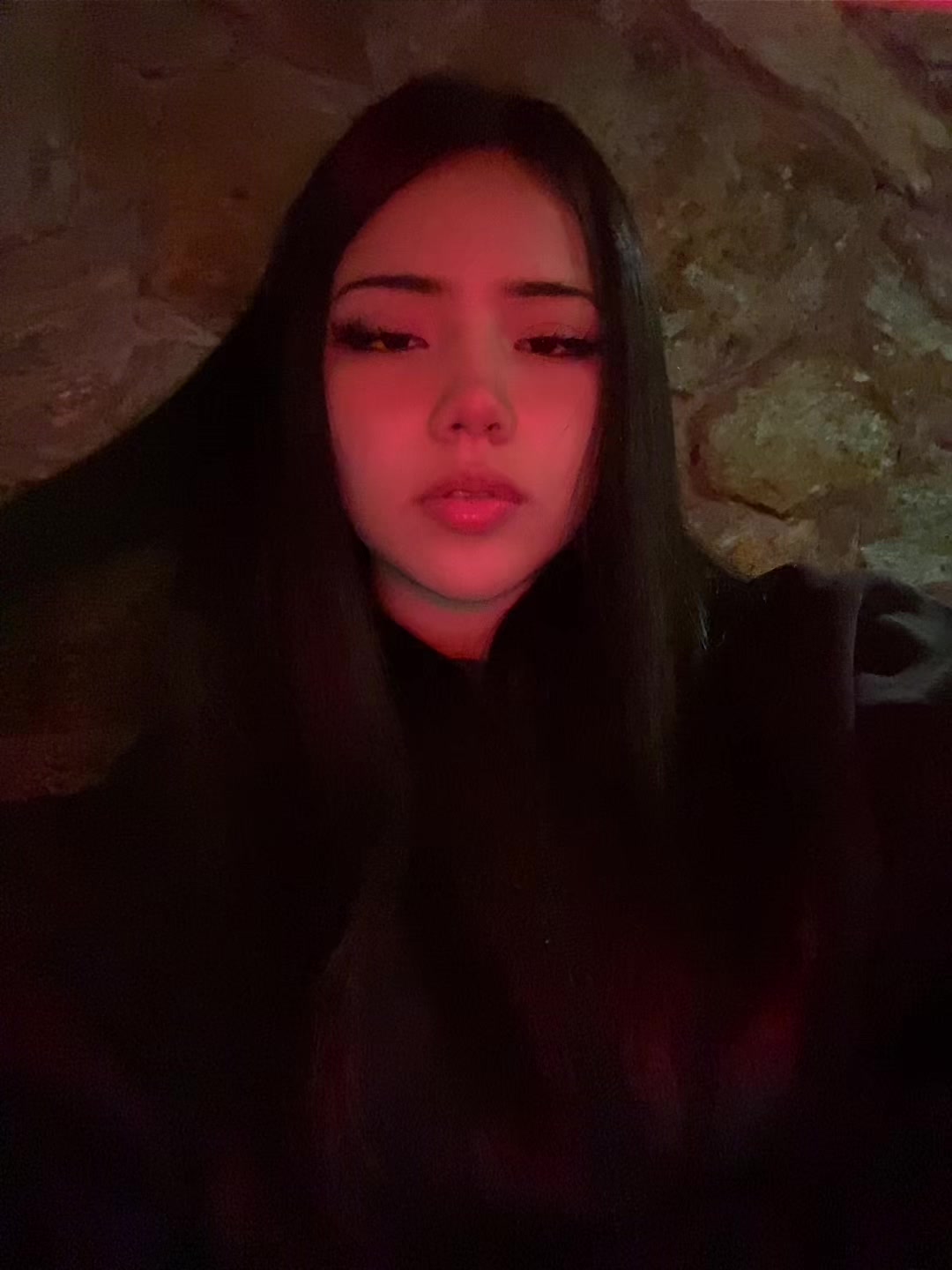 @…