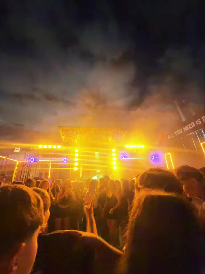 @F R A N C H U