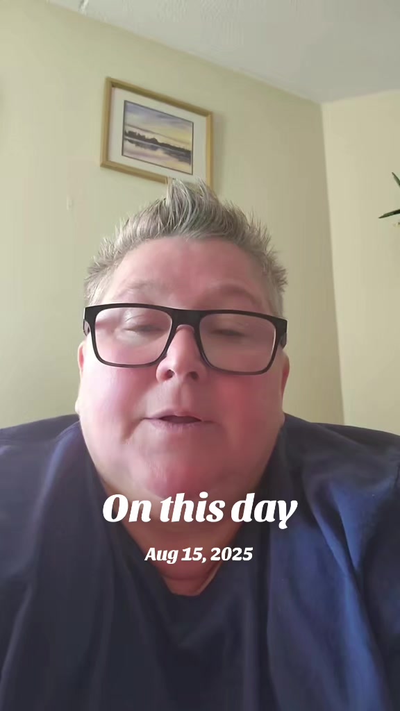 @MonatheCrazyLesbian 🇨🇦🏳️&zwj;🌈