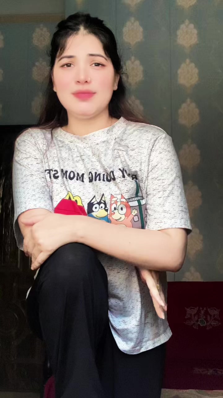 @anum_butt_143👑