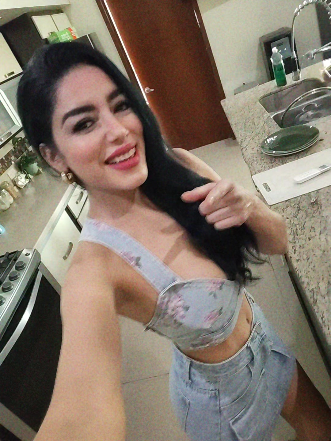 @Claudia Castro
