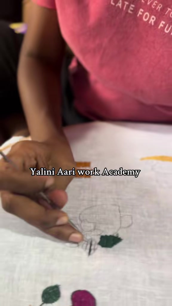 @yalini Aari Designer