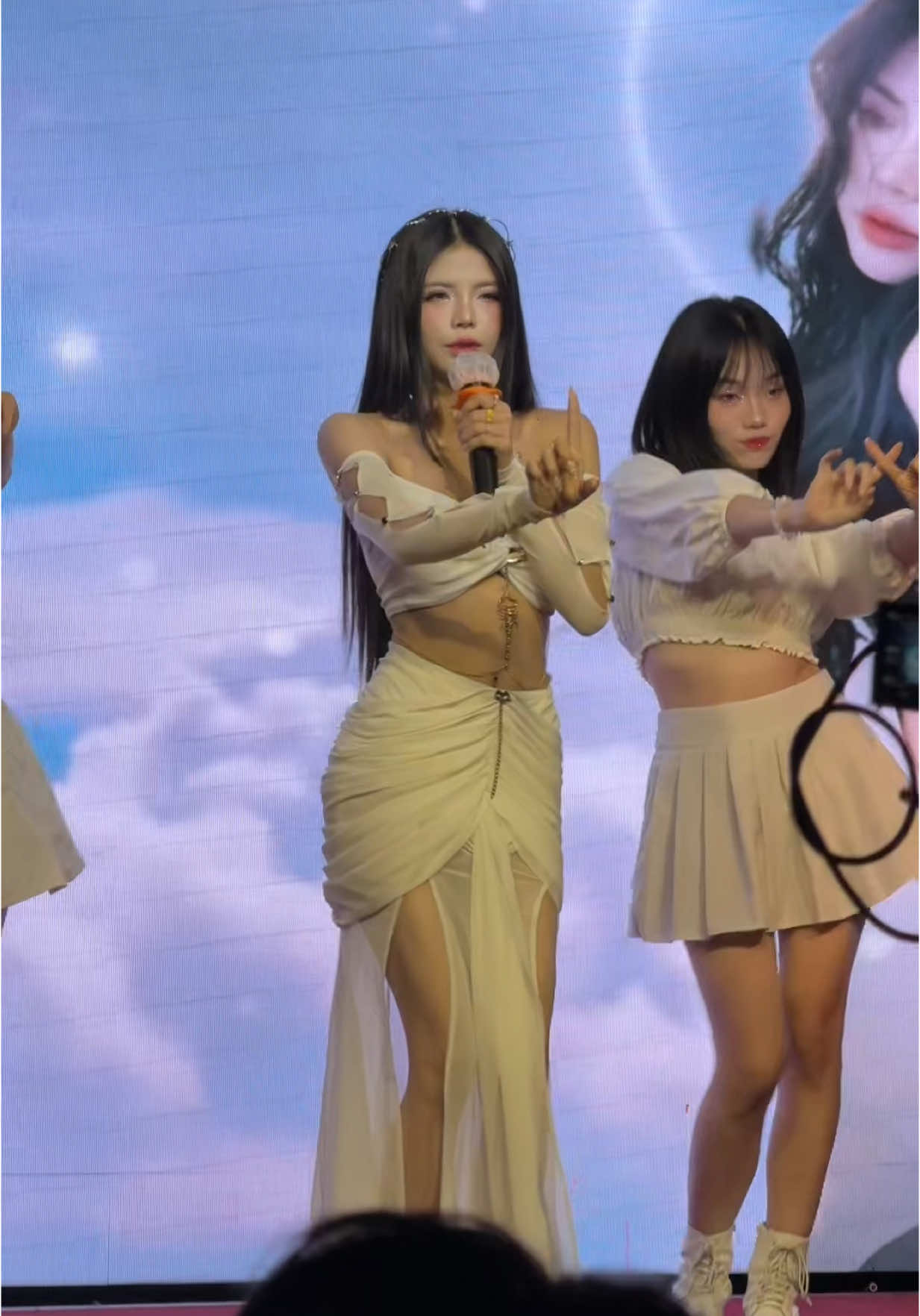@Mai Dora
