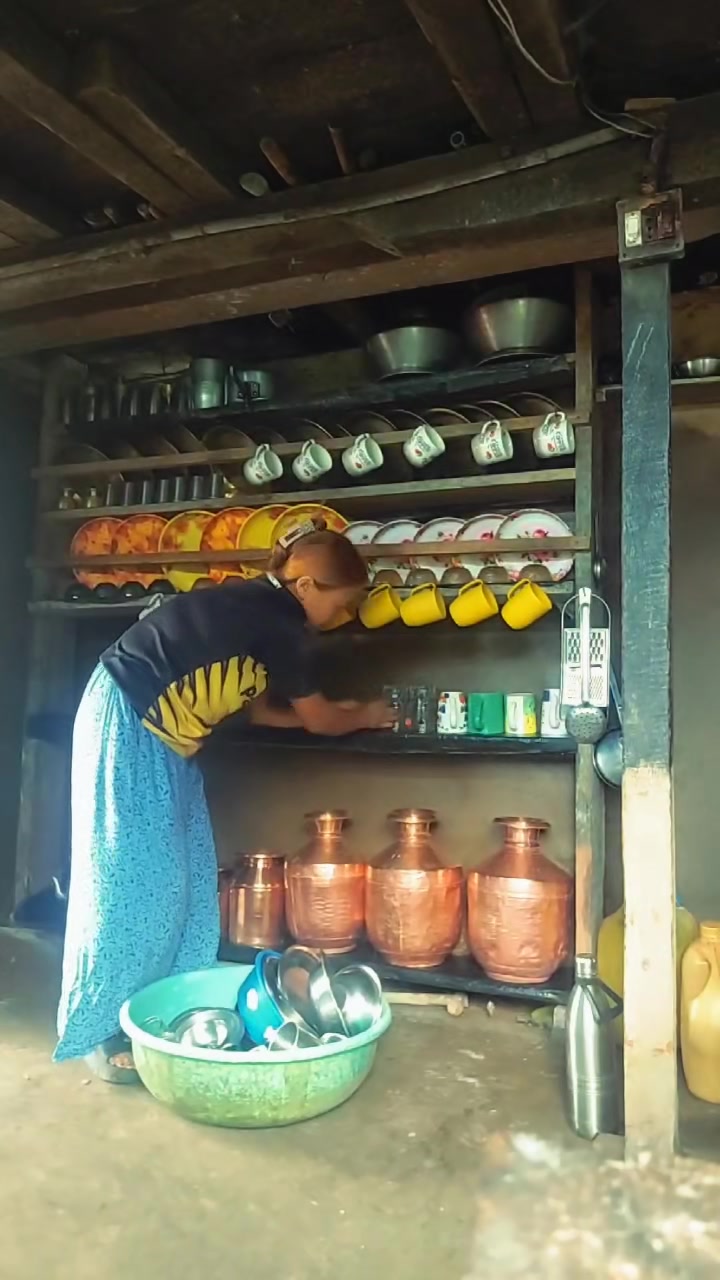 @>अनु लिम्बू<