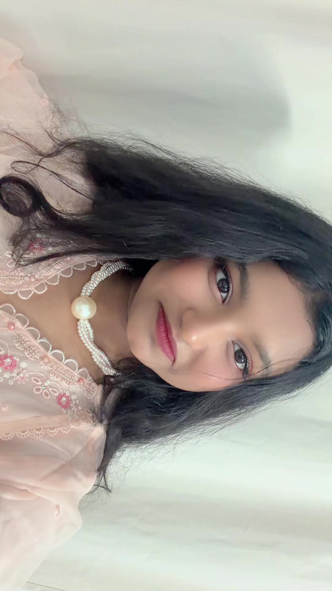 @Sara Vlogs