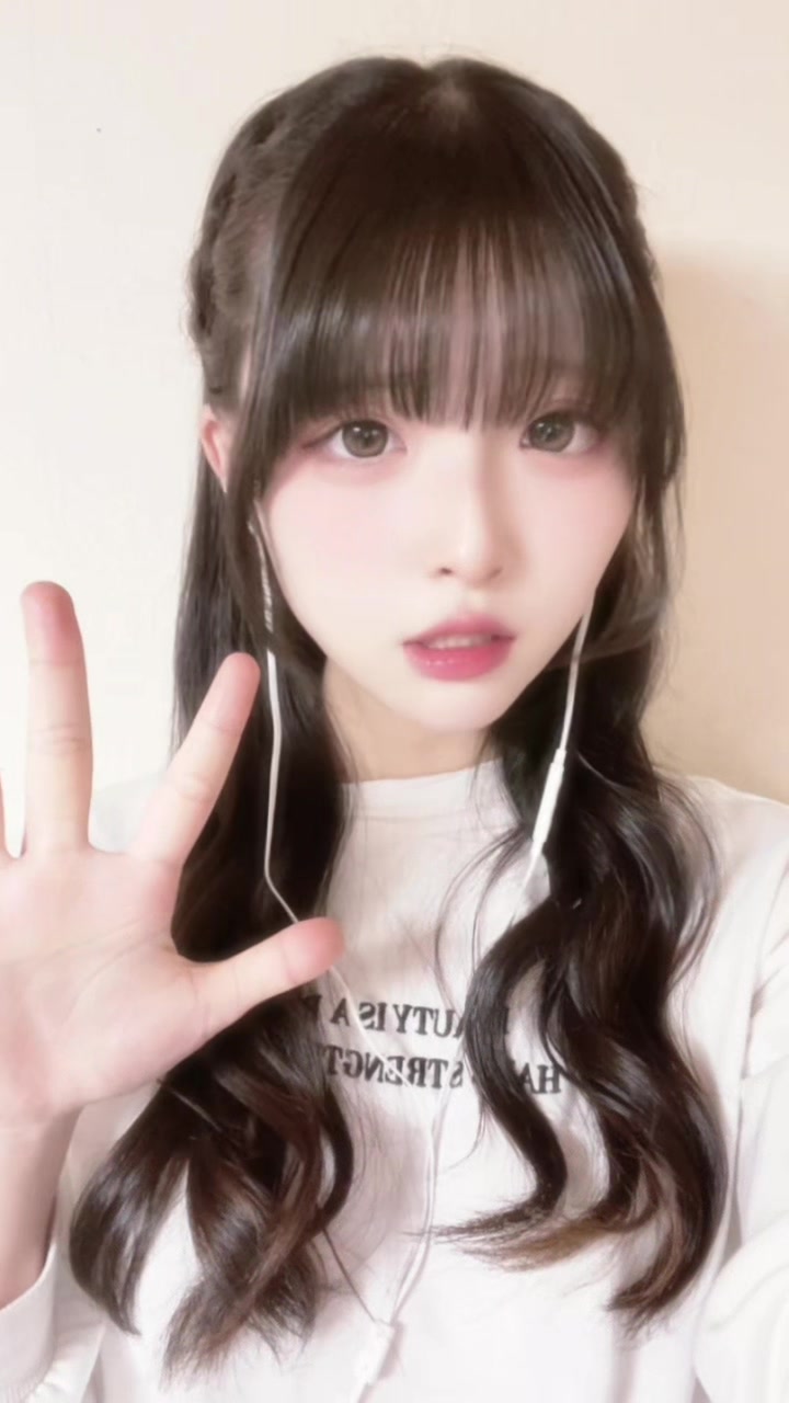 @ゆりな