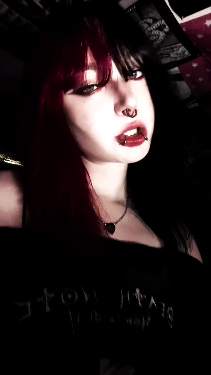@𝐋𝐘𝐍𝐒𝐈𖤐 (INACTIVE)