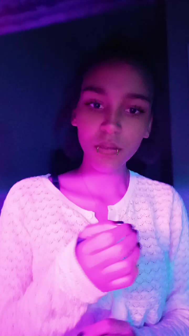 @randomgirl 🖤
