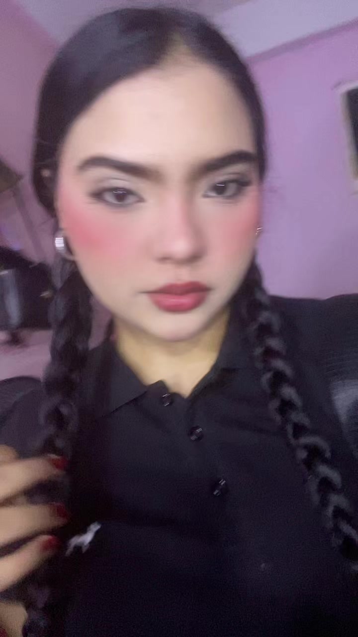 @L E I S S A Y