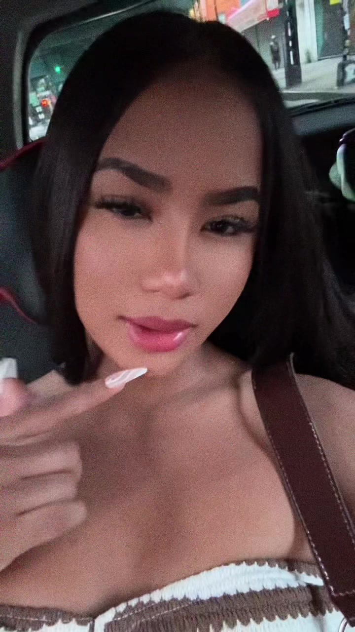 @𝐸𝓂𝒾𝓁𝓎.