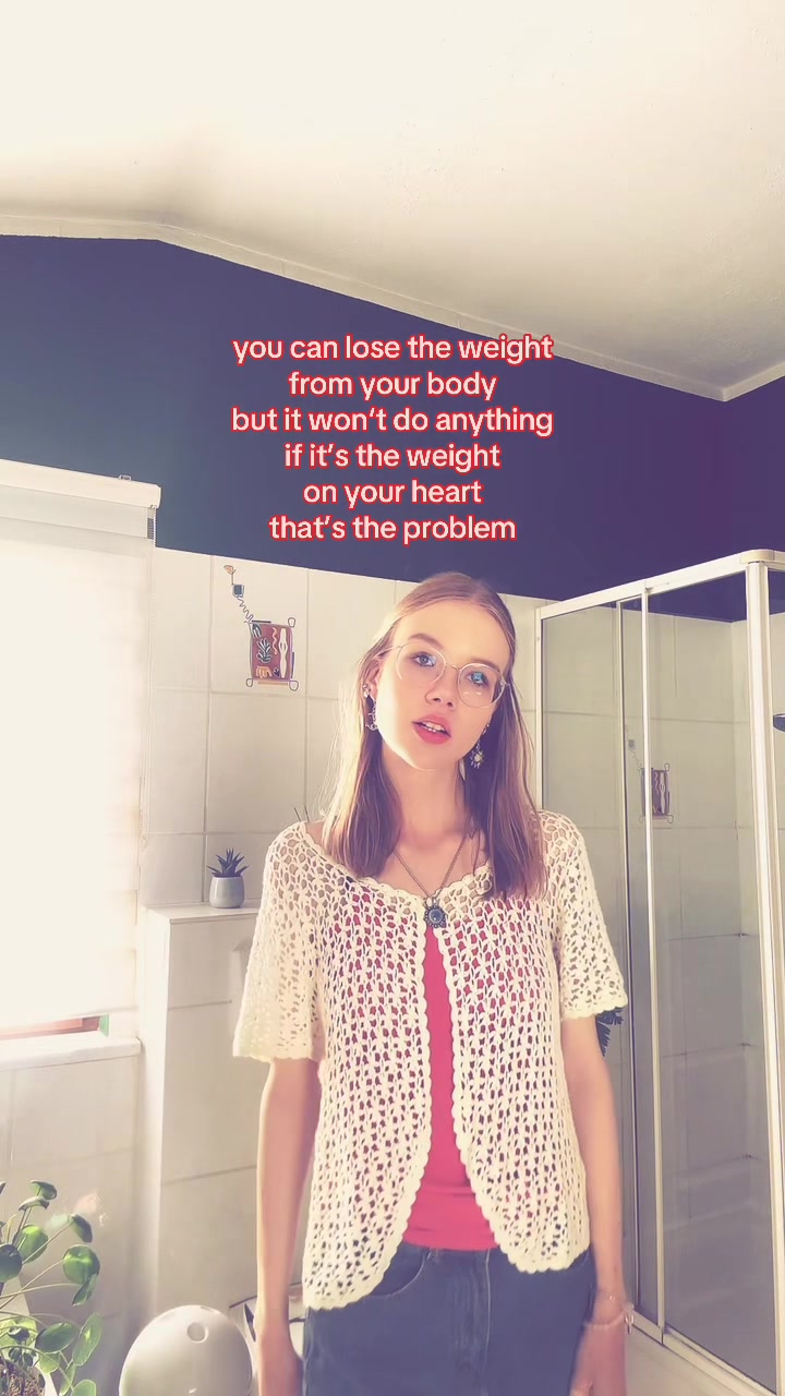 @leona