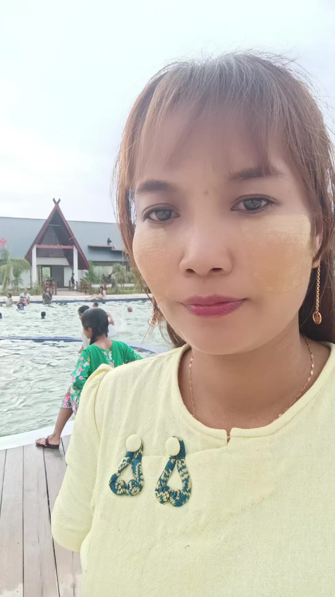 @Rose Angel(ဘုတလင် သူလေးပါ)