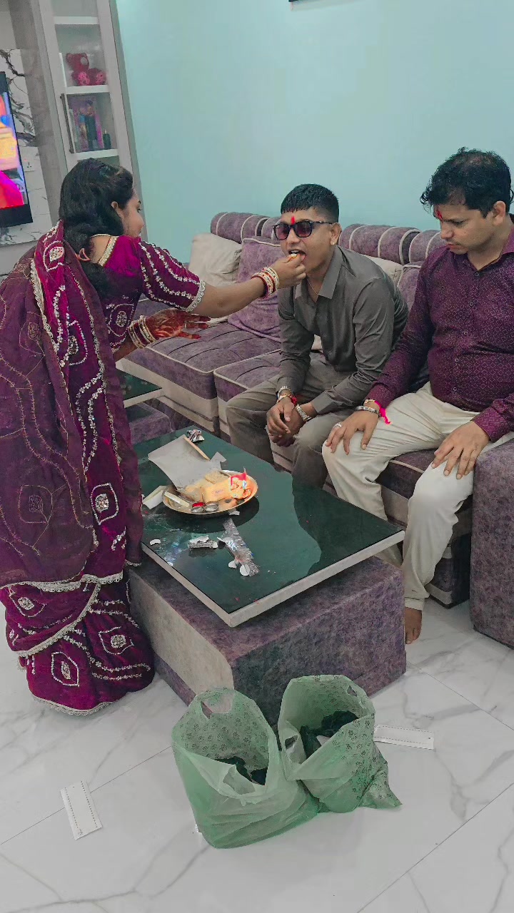 @lovely Anisha 44