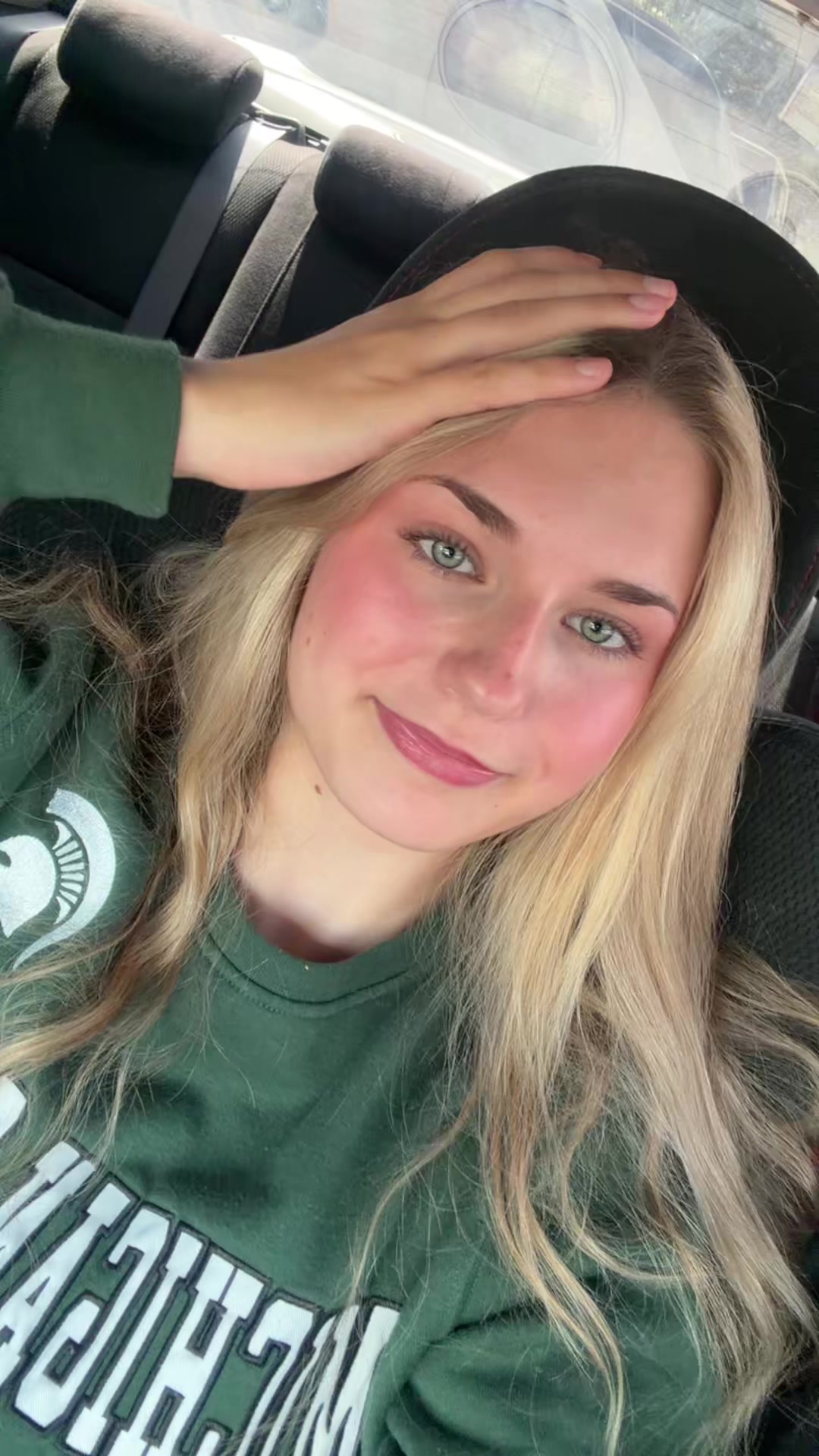@🥂